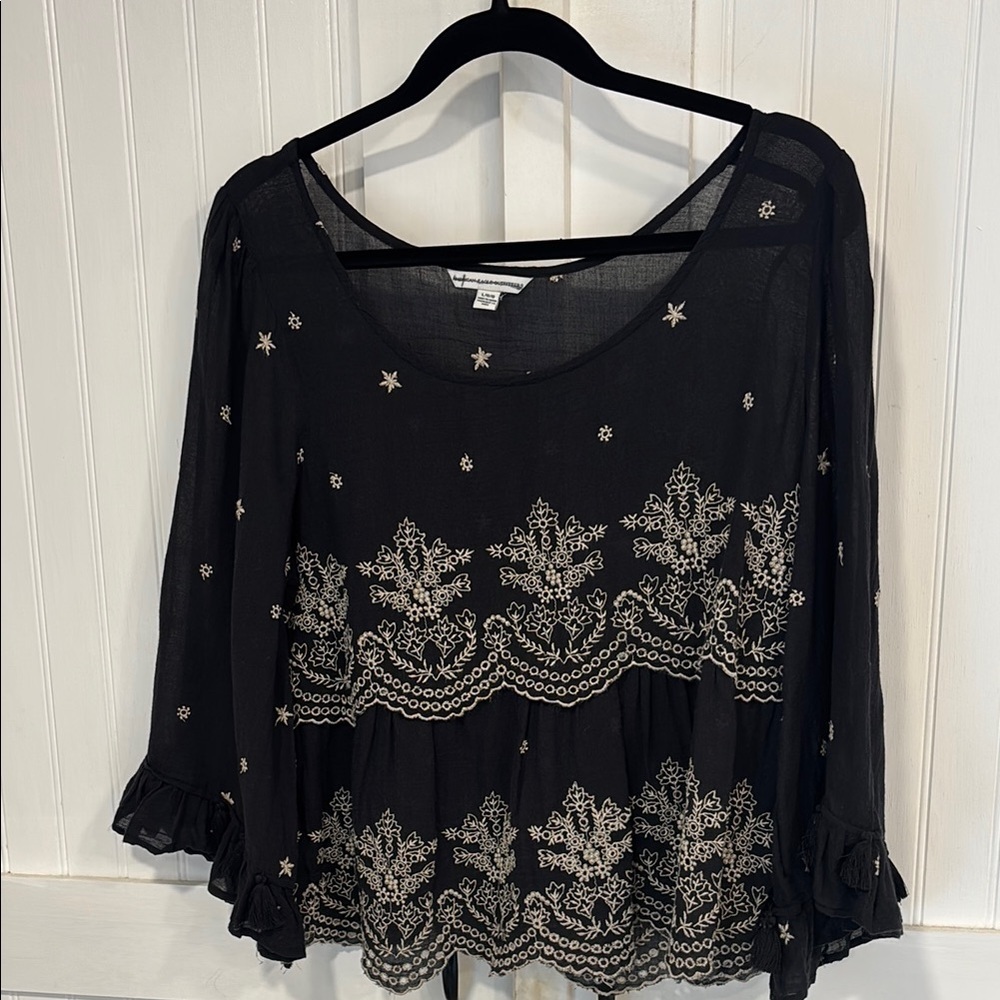 American Eagle outfitters, cotton, Black w/beige Embroidered, boho top size L